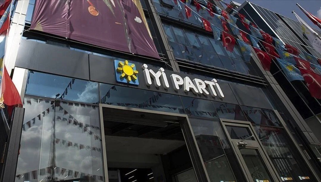 İYİ Parti de istifa krizi sürüyor