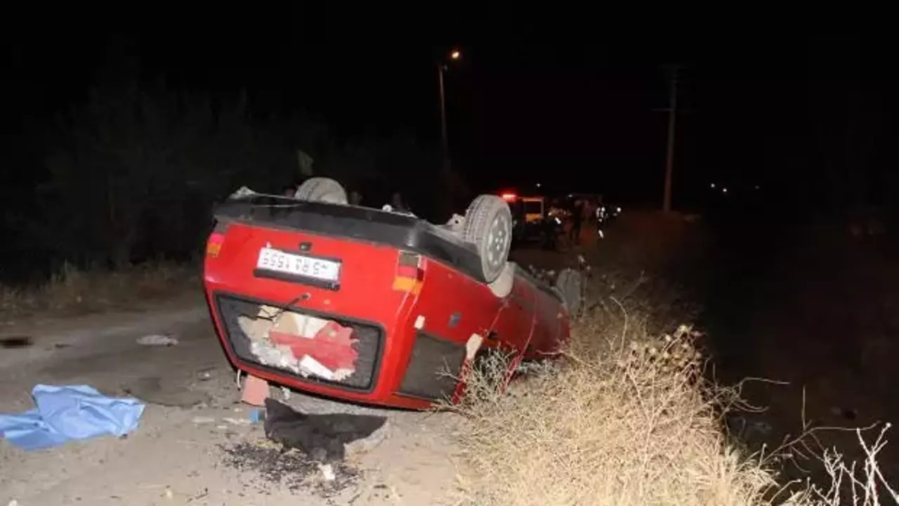 Manisa da otomobil takla attı