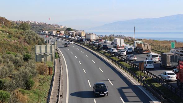 Kaza nedeniyle 10 kilometrelik trafik oluştu