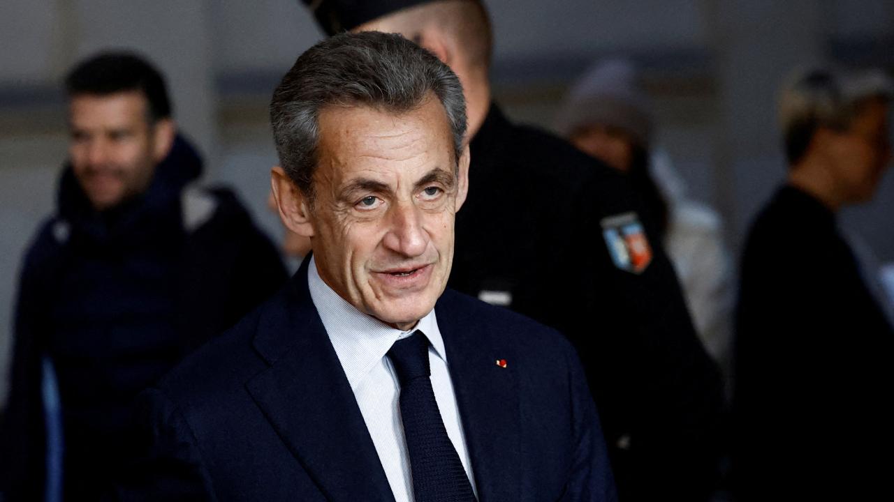 Sarkozy nin cezası belli oldu