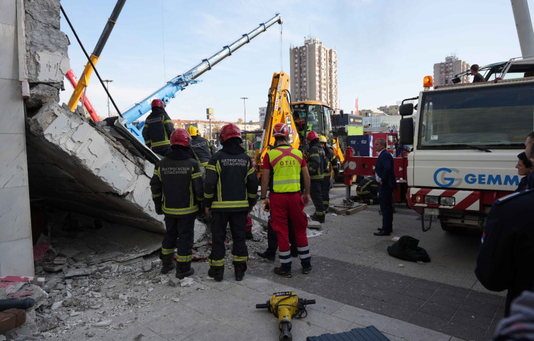 Sırbistan da tren istasyonunda facia: 14 ölü