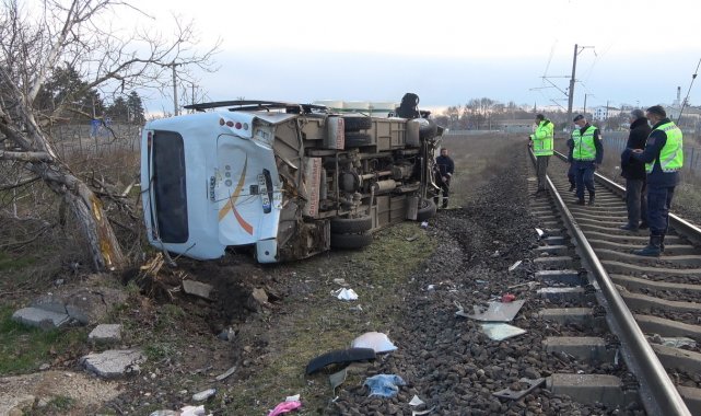 Feci kaza: Trenle işçi servisi çarpıştı