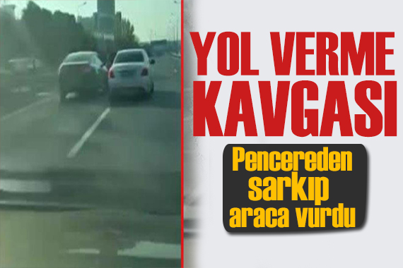 İstanbul da yol verme kavgası! Dakikalarca sürdü