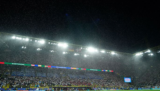 Almanya-Danimarka maçına yağmur engeli