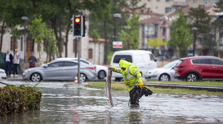 Meteoroloji den Ankara ya  kuvvetli yağış  ve  sel  uyarısı