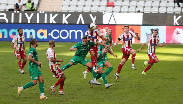 Alex li Antalyaspor, Volkan Demirel i üzdü