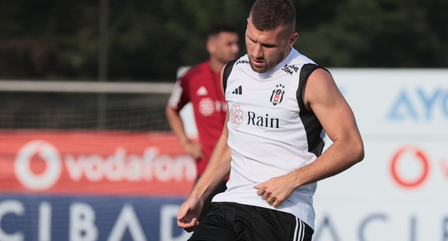 Beşiktaşlı Ante Rebic, İtalya da gündem oldu!