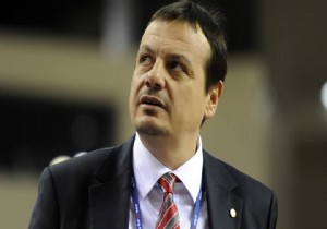 Ergin Ataman hem özür diledi hem özür istedi!