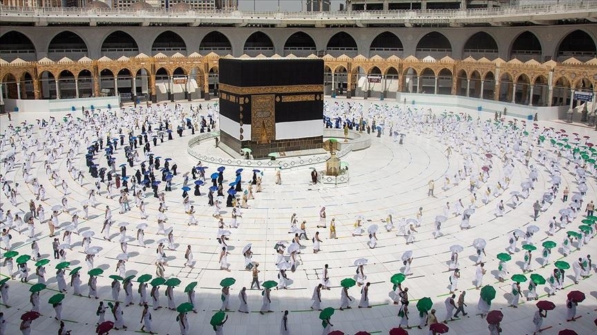 Kadınlar için umre kararı: O şart kaldırıldı