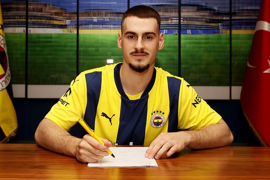 Fenerbahçe de yeni transfer resmen açıkladı