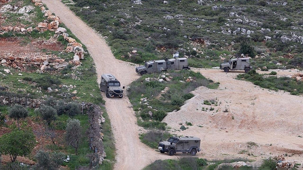 İsrail, Batı Şeria da Filistinlilere ait 12 bin dönümden fazla araziye el koydu