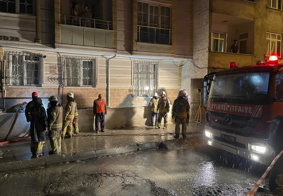 İstanbul da sağanak! Vali açıkladı