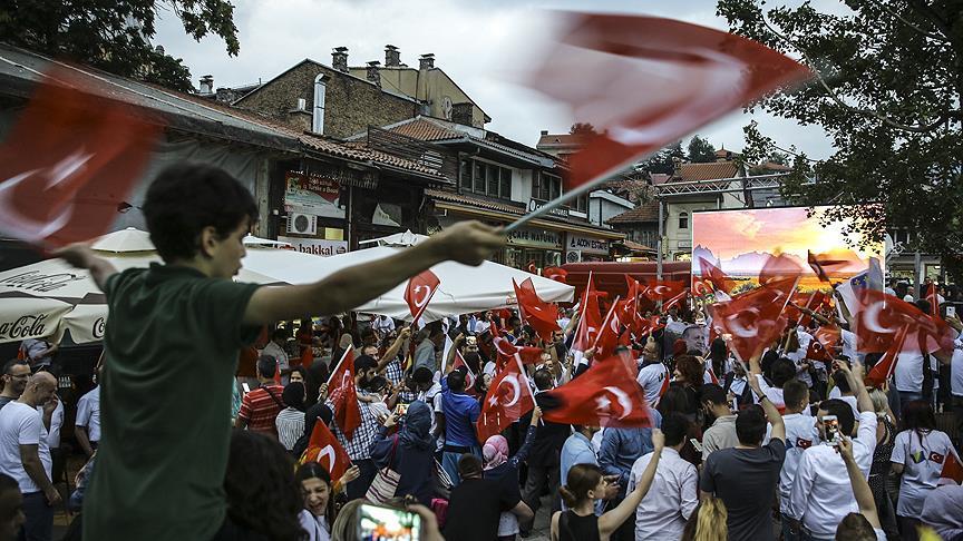 Saraybosna da  demokrasi nöbeti 