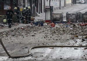 Bosna Hersek te Bombalı Saldırı: 32 Yaralı!