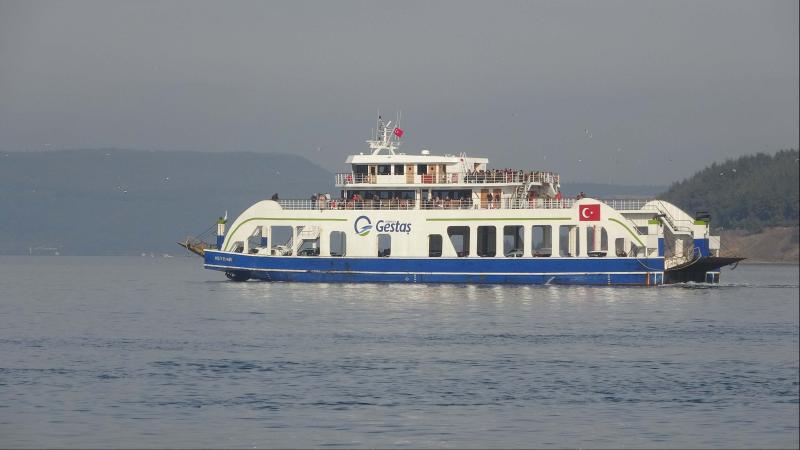 Çanakkale ve Balıkesir de deniz ulaşımına fırtına engeli