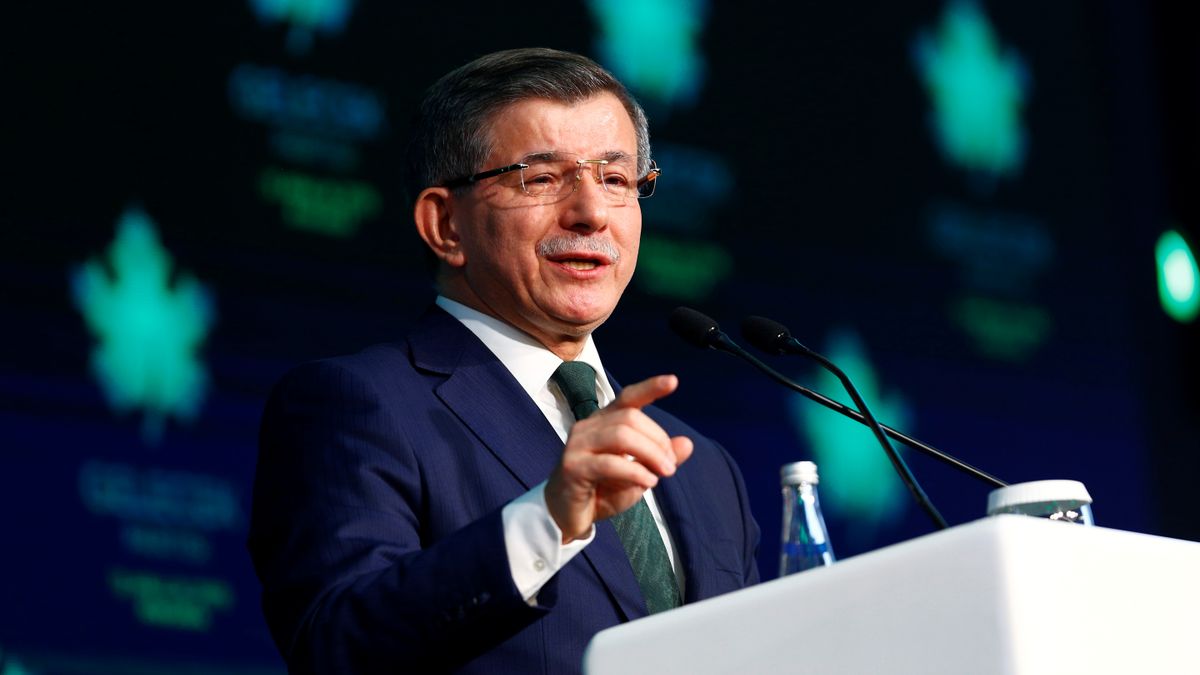 Davutoğlu ndan kayyım tepkisi: Şeffaf bir şekilde açıklayın