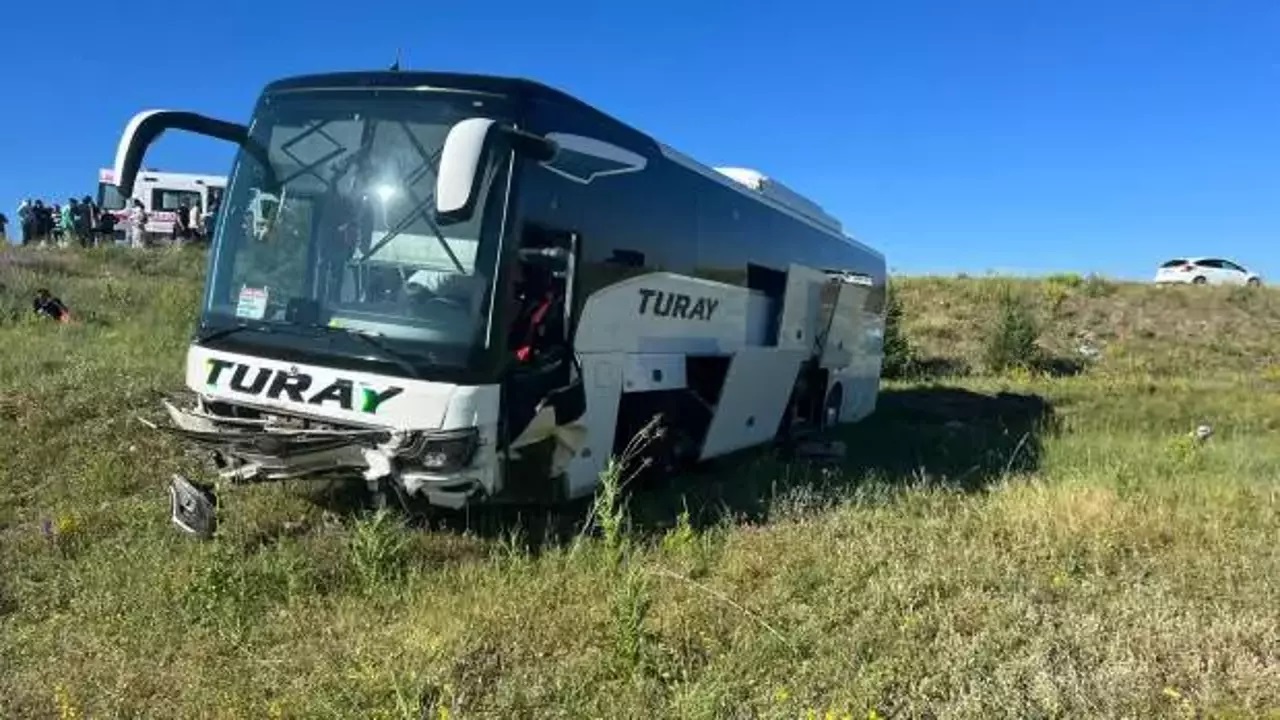 Yolcu otobüsü şarampole yuvarlandı