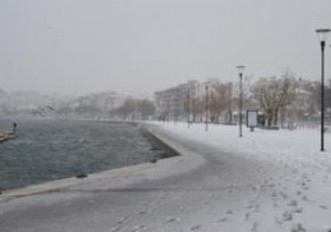 Çanakkale de feribot ve gemi geçişleri iptal edildi!