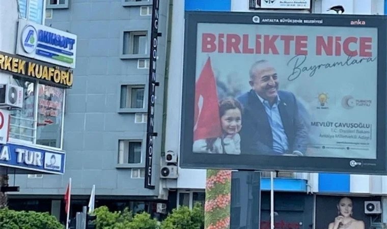 CHP den itiraz!  O pankartlar toplatılıyor