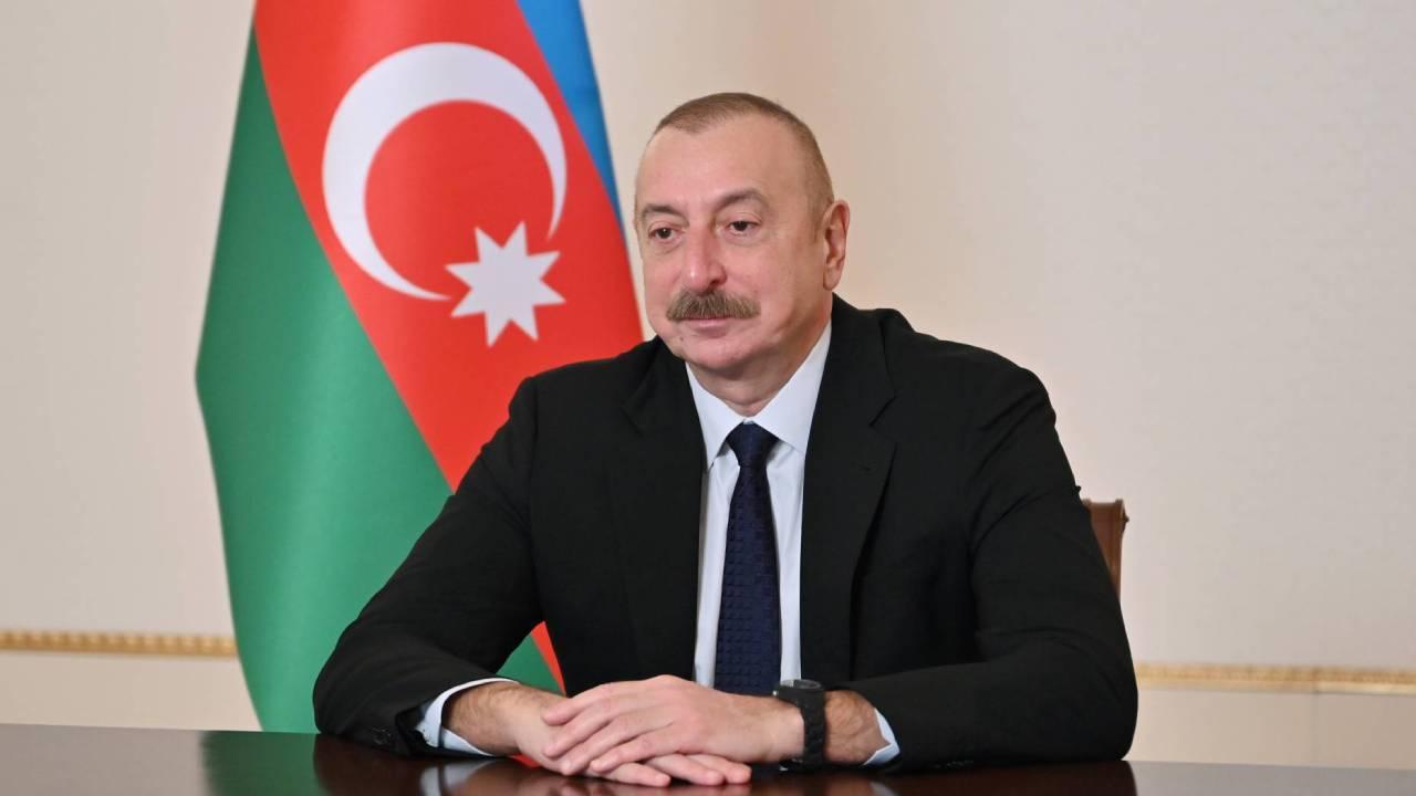 Aliyev, Milli Meckisi feshetti