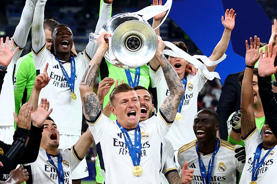 Toni Kroos, Real Madrid e Şampiyonlar Ligi kupasıyla veda etti
