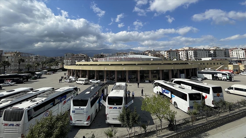 Otogarlarda yoğunluk! Bilet bulunamıyor