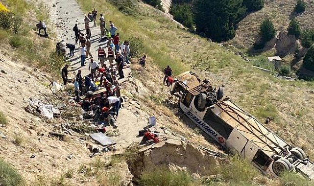 Yolcu otobüsü viyadüğe düştü