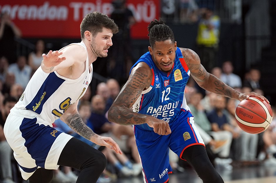 Fenerbahçe Beko, Anadolu Efes i deplasmanda yendi