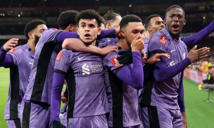 Arsenal i deviren Liverpool turladı