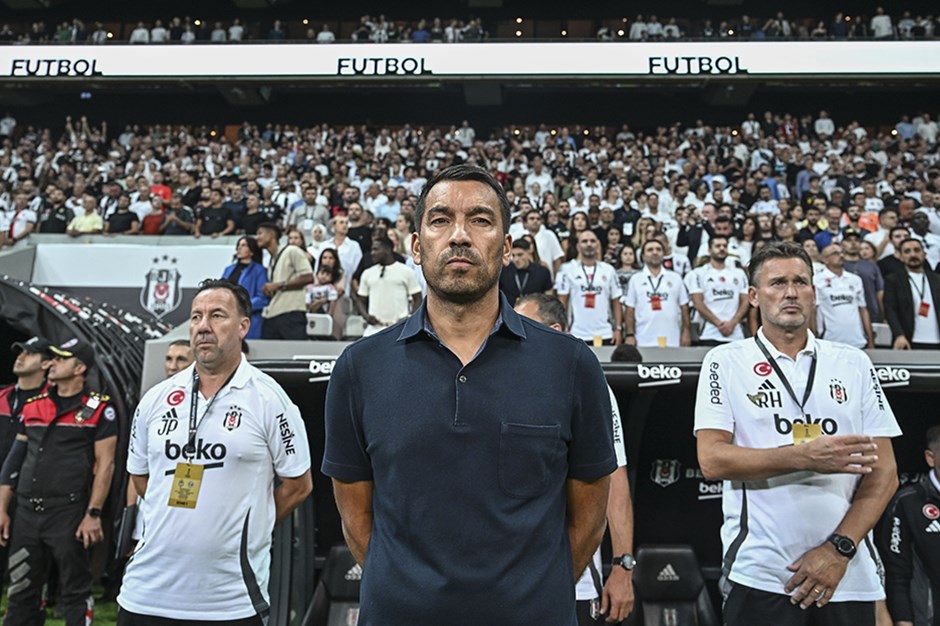 Van Bronckhorst tan 5-1 lik zaferin ardından transfer sözleri