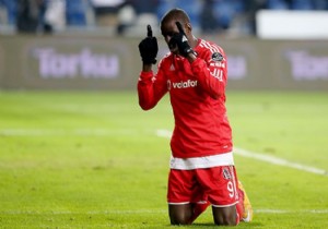 Demba Ba performansıyla tarihe geçti!