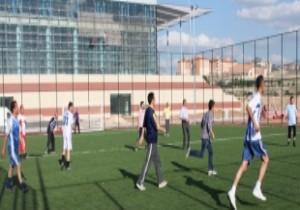 Göründüğü Gibi Masum Değil! Futbol Topu Can Aldı!