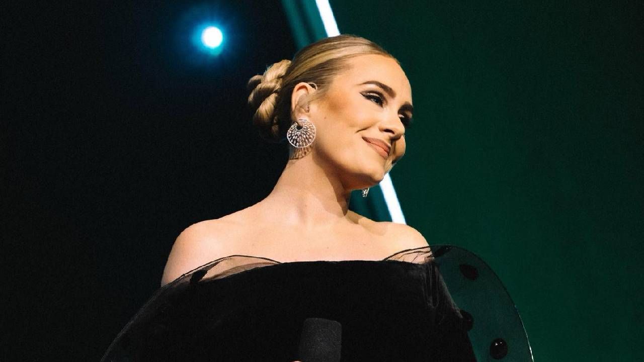 Adele, kısmen sağır kaldığını açıkladı