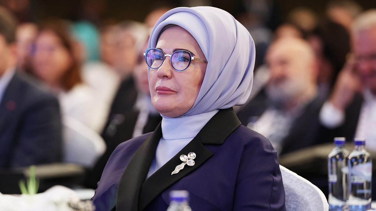 Emine Erdoğan dan Bangladeş Geçici Hükümeti Başkanı Yunus a tebrik