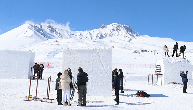 Erciyes teki karlar sanat eserine dönüştü