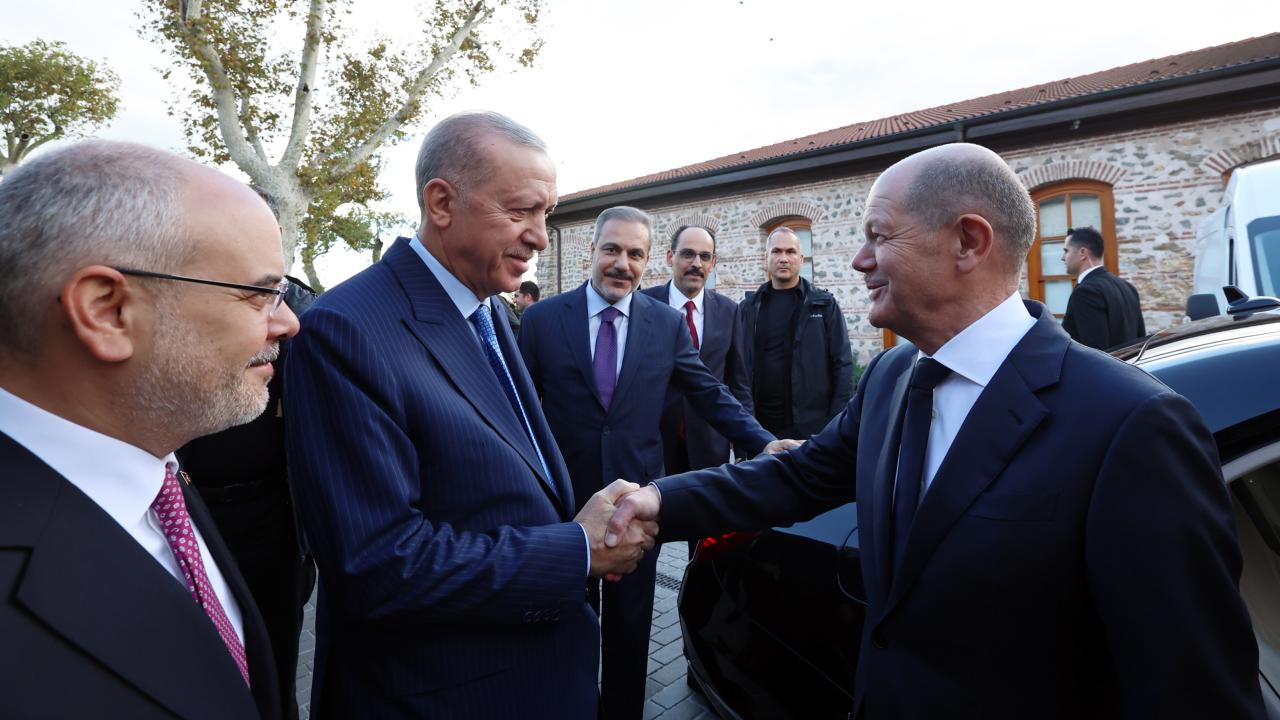 Almanya Başbakanı Scholz dan Türkçe mesaj