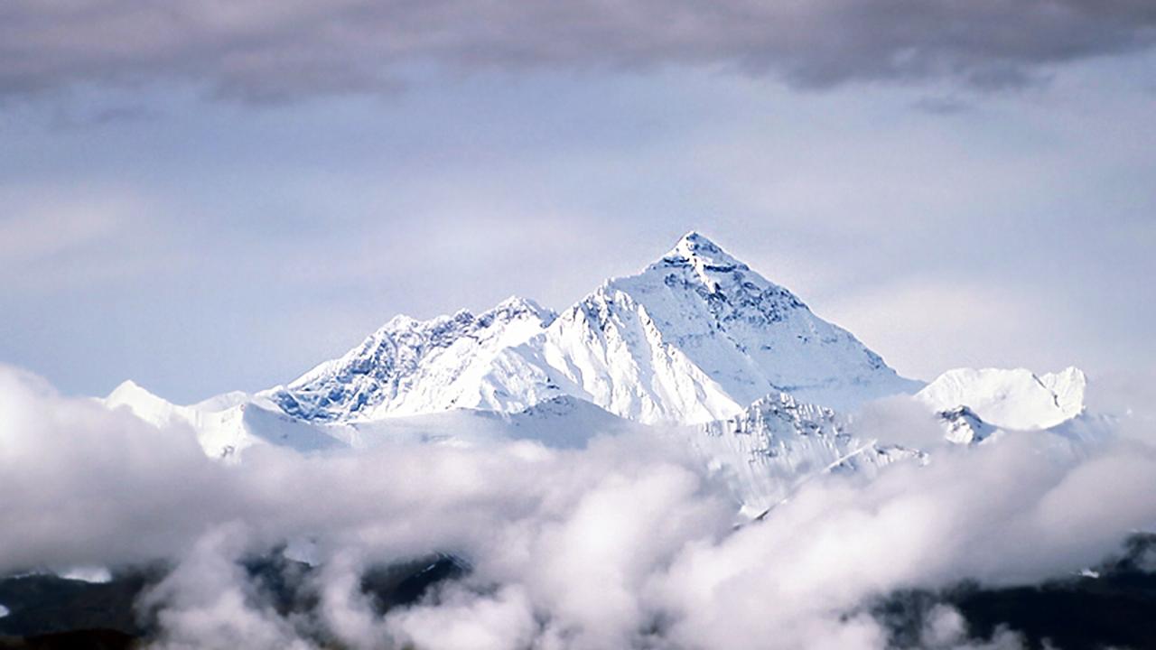 Everest Dağı yılda 2 milimetre uzuyor