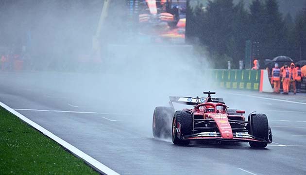 Formula 1 de İtalya Grand Prix sini Charles Leclerc kazandı