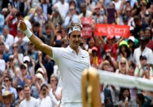 Federer çeyrek final biletini aldı