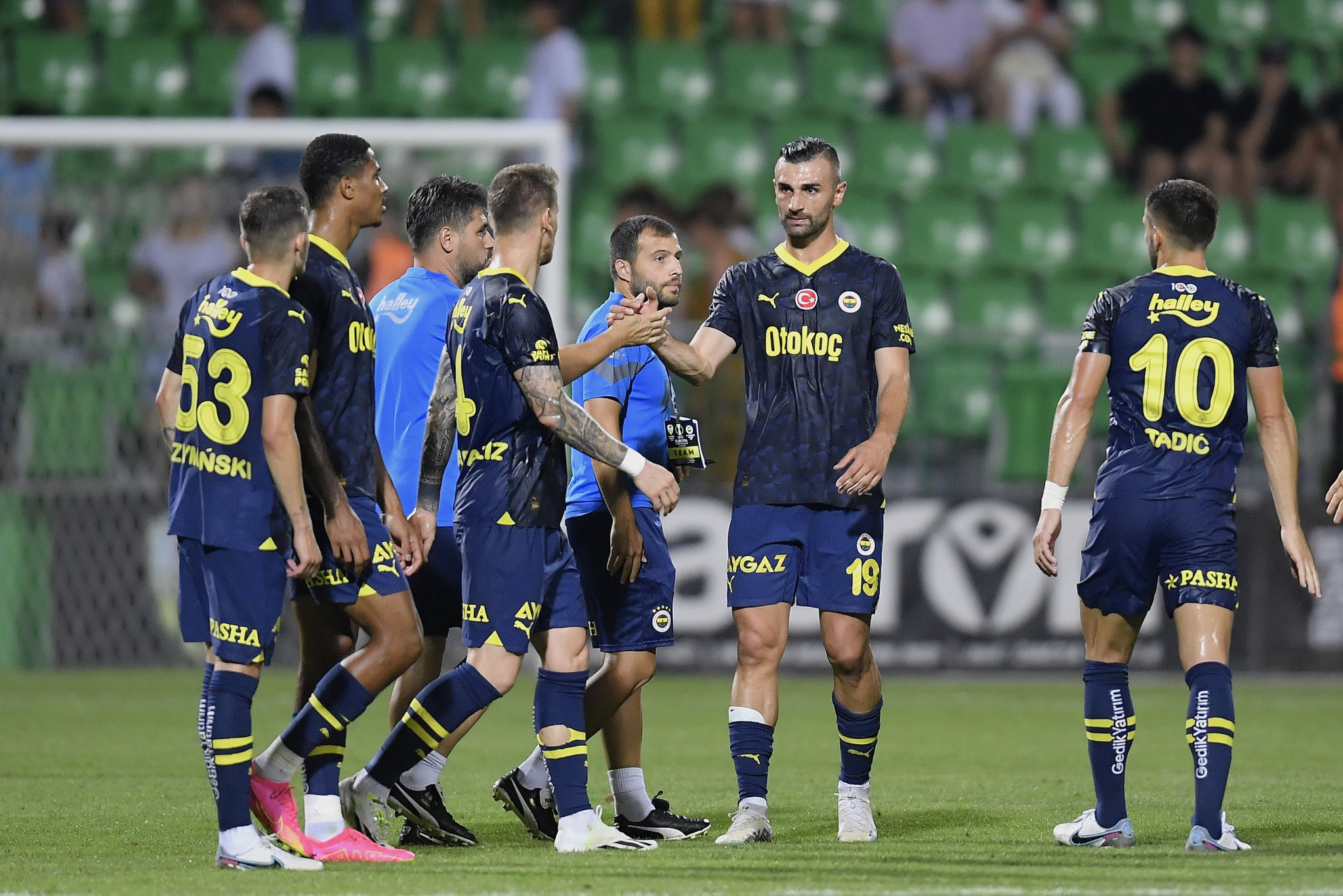 Fenerbahçe de yaprak dökümü devam ediyor!