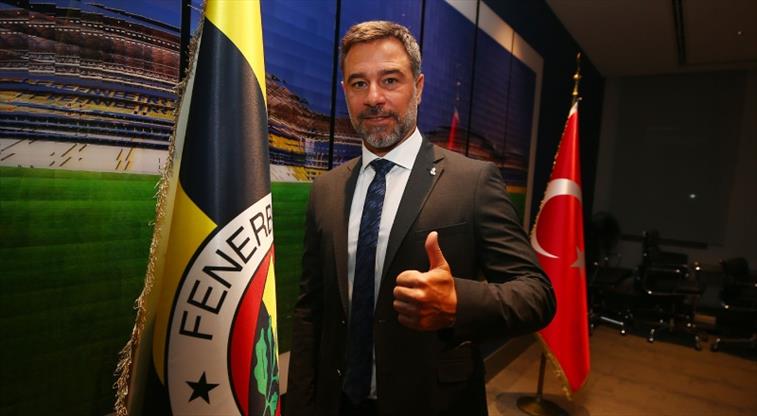 Fenerbahçe teknik direktörlüğe Gökhan Bozkaya yı getirdi