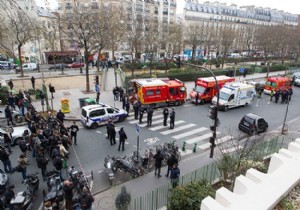 Paris te binlerce kişi çirkin saldırıyı protesto etti!