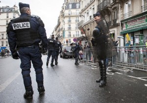 Paris saldırıları ile ilgili 12 kişi gözaltına alındı!