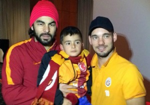 Galatasaraylı futbolcular Ömer Asaf ile buluştu!