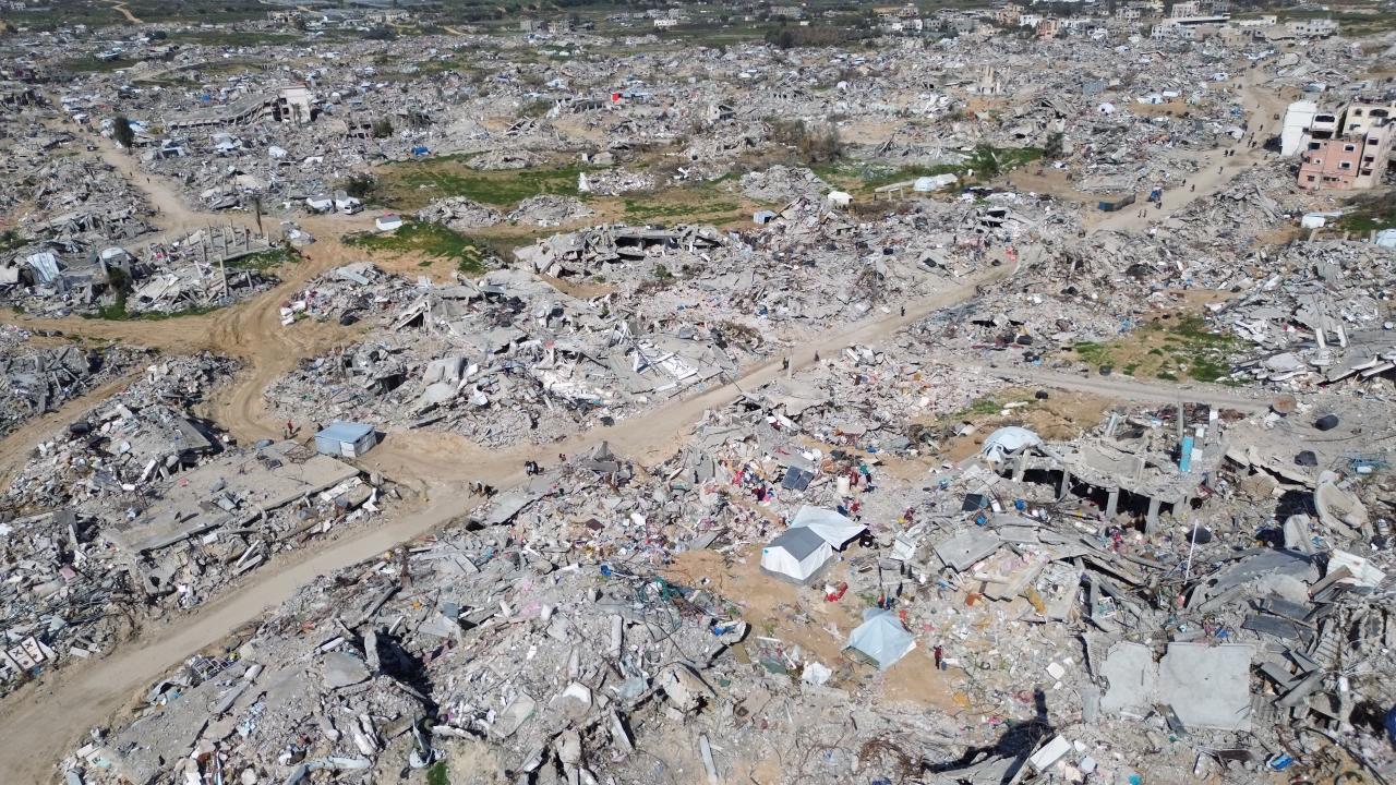 Gazze de son 24 saatte enkaz altından 42 kişinin cansız bedeni çıkarıldı