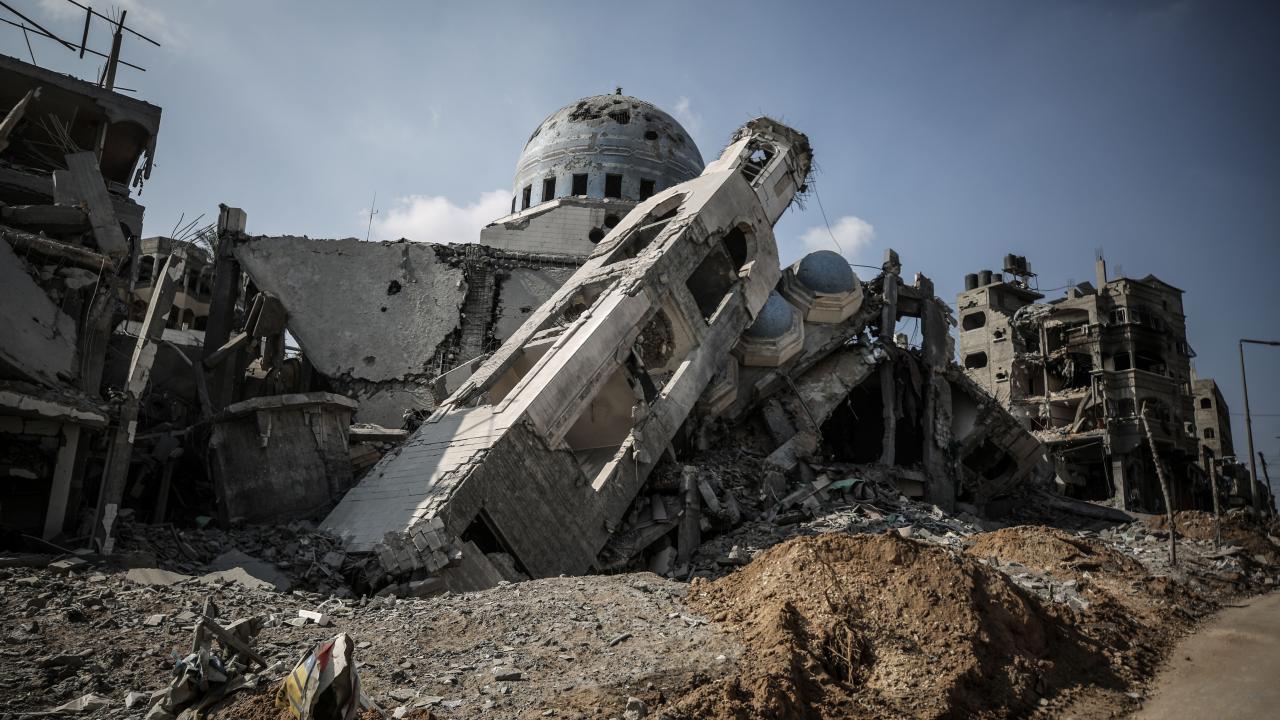 İsrail ordusu, Gazze deki Müslüman ve Hristiyanların kutsallarına saldırılarını sürdürüyor
