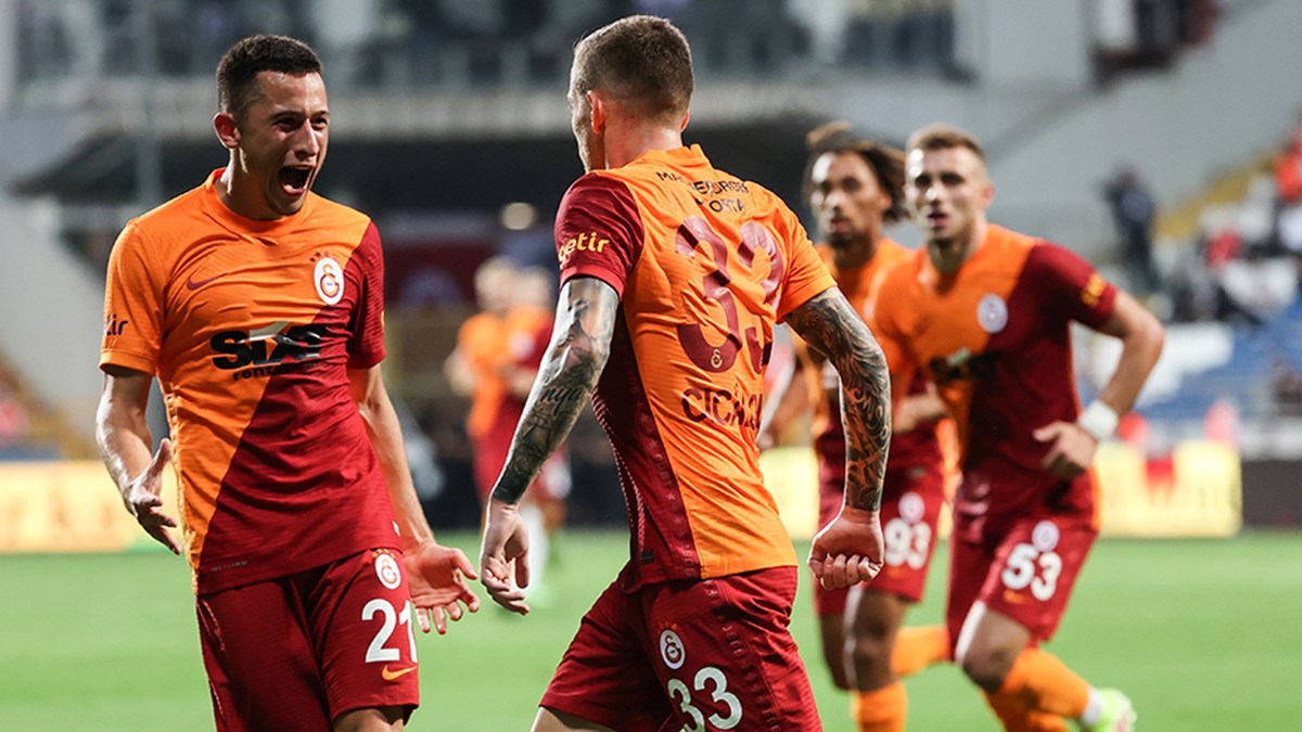 Galatasaray da ayrılık rüzgarı!