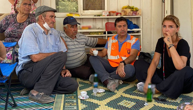 Gülben Ergen yangın bölgesini ziyaret etti!