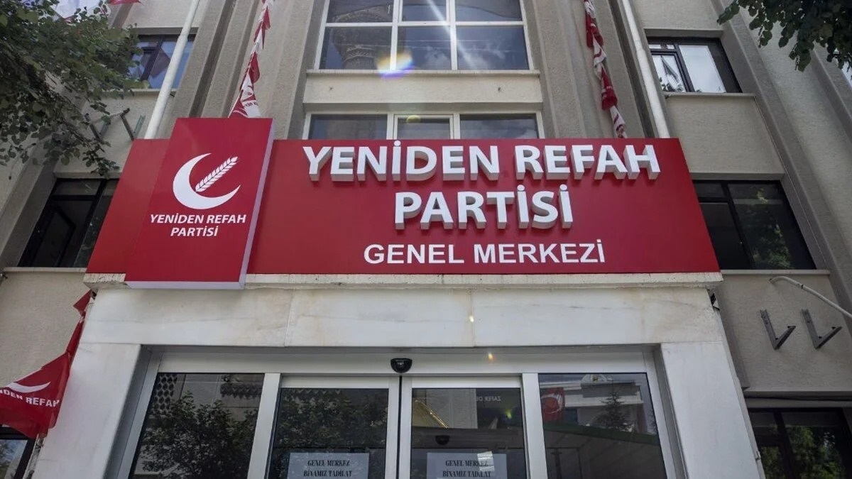 Yeniden Refah Partisi nde istifa kararı