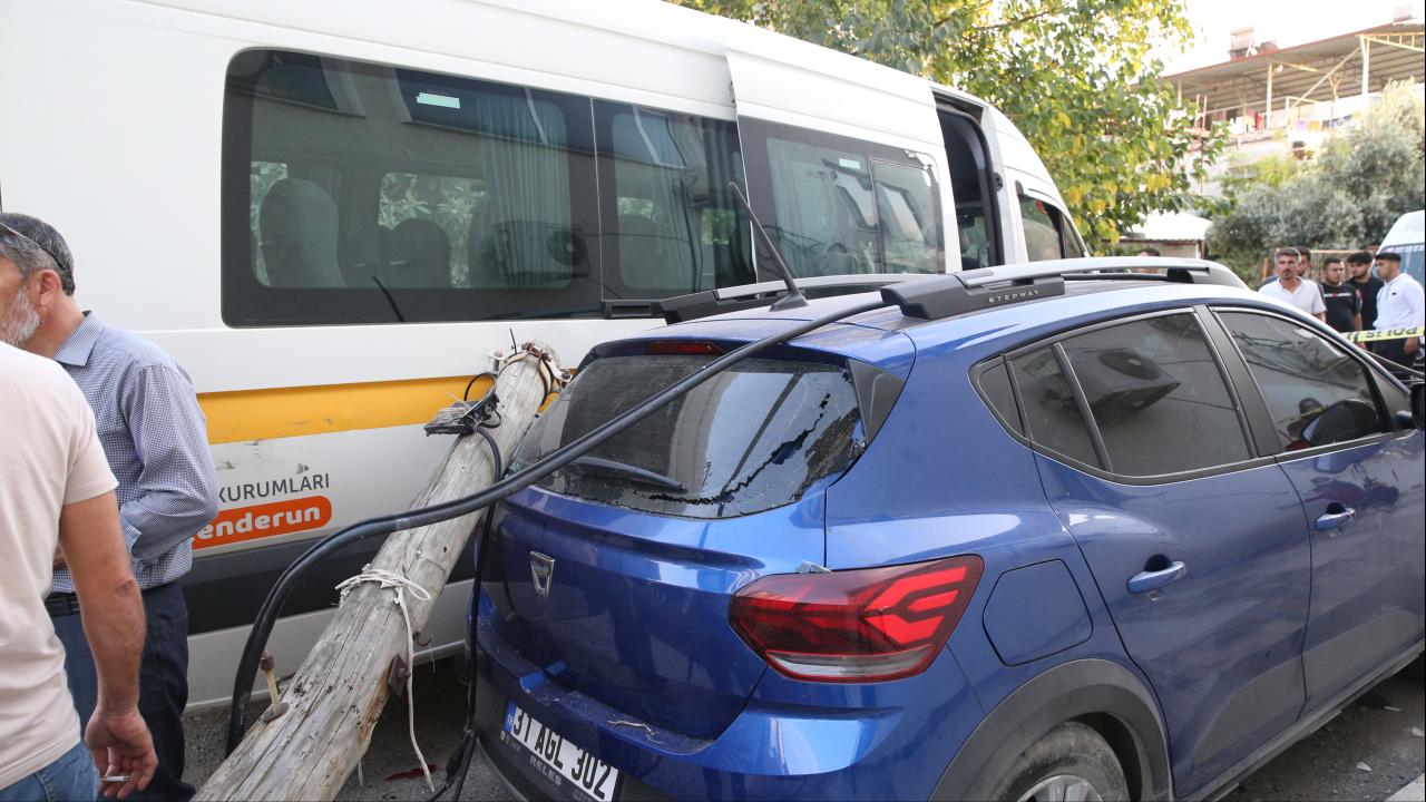 Freni bozulan iş makinesi 7 farklı araca çarptı: 8 yaralı